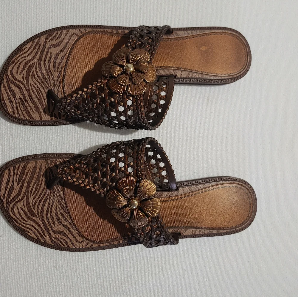 Grendene floral sandals.  Size 8 - Picture 2 of 8